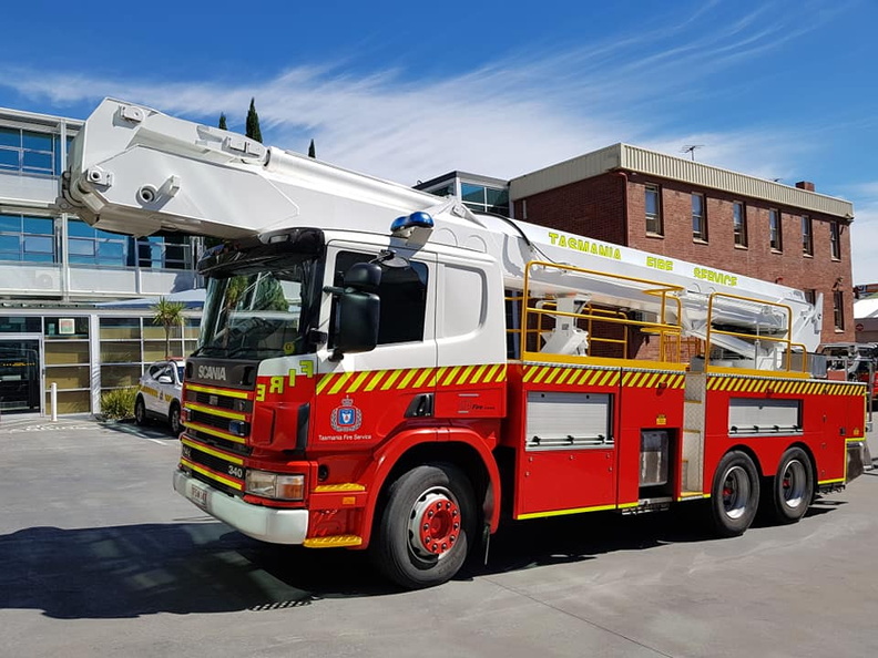 Photo of Hobart 6.1 - Hydraulic Platform