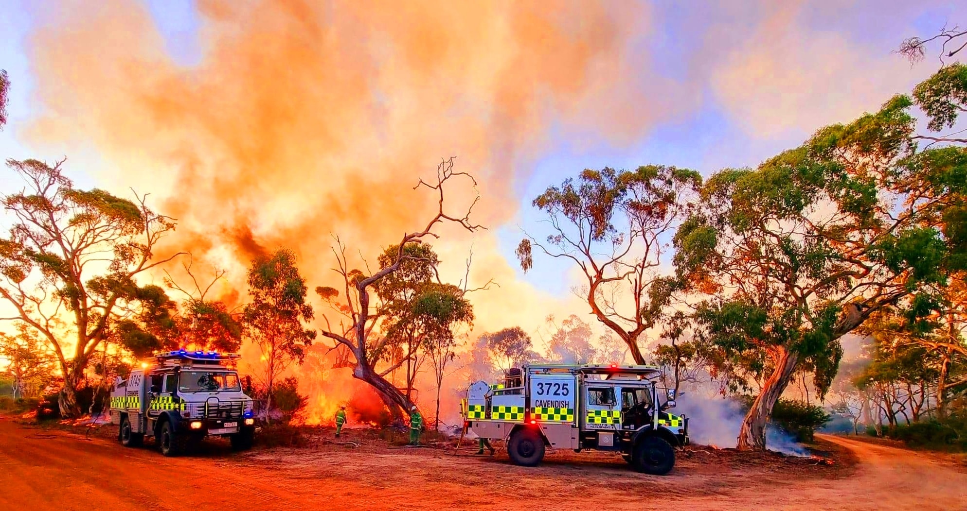 Photo of Edenhope Unimog 3745 - Unimog