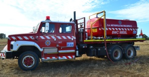 Photo of Port Lincoln 5442 - Hook Truck