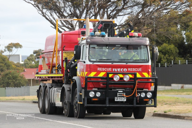 Photo of Port Lincoln 5417 - Hook Truck